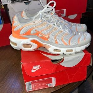 Nike Air Max Plus Crimson Punch/Atomic Orange/white, gently used, original box
